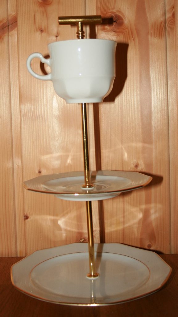 Etagere-Goldrand 1